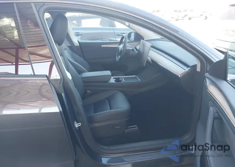 2024 Tesla Model Y Long Range Dual Motor All-Wheel Drive from USA, damaged, VIN 7SAYGDEE8RA233519